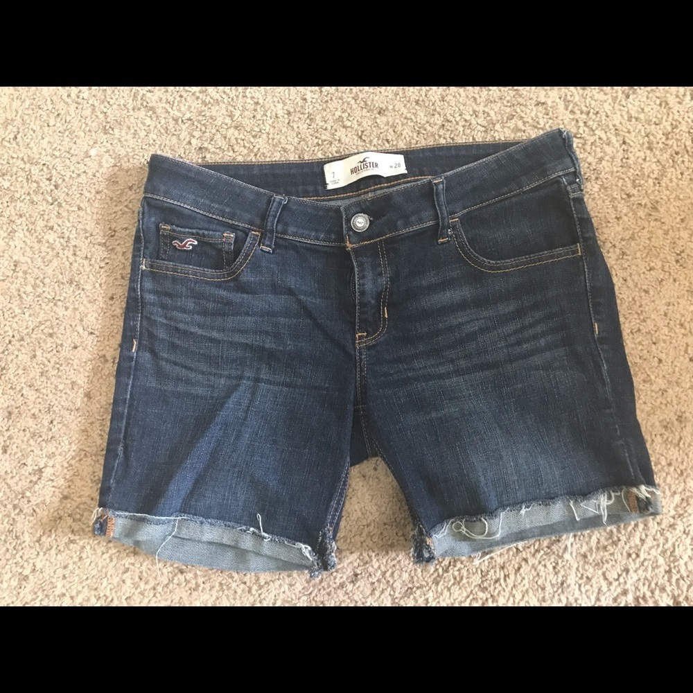 Hollister shorts size medium waist 28